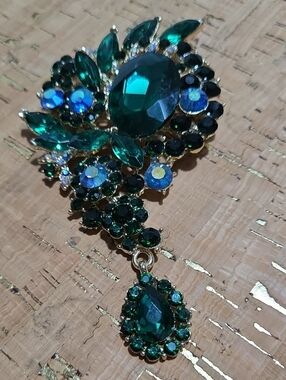 Emerald Green Crystal Drop Wedding Brooch - Women Jewelry